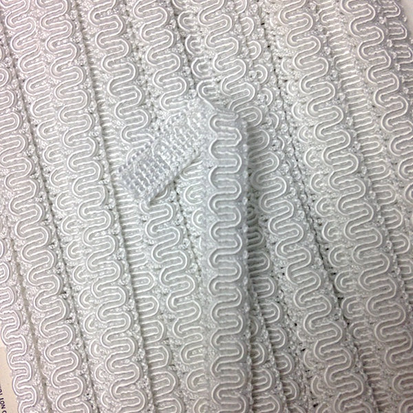GIMP BRAID Scroll 15mm Pure White