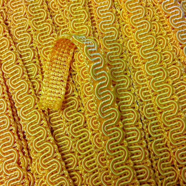 GIMP BRAID Scroll 15mm Sunshine Yellow