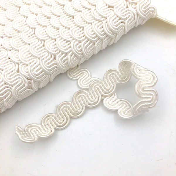 GIMP BRAID Curved 13mm #1 White