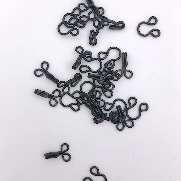 TRENDY TRIMS Hooks & Eyes