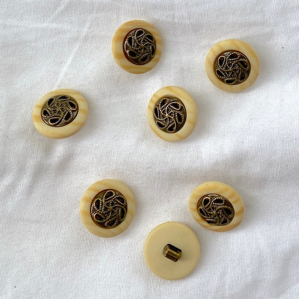 SULLIVANS Button Shanked Beige