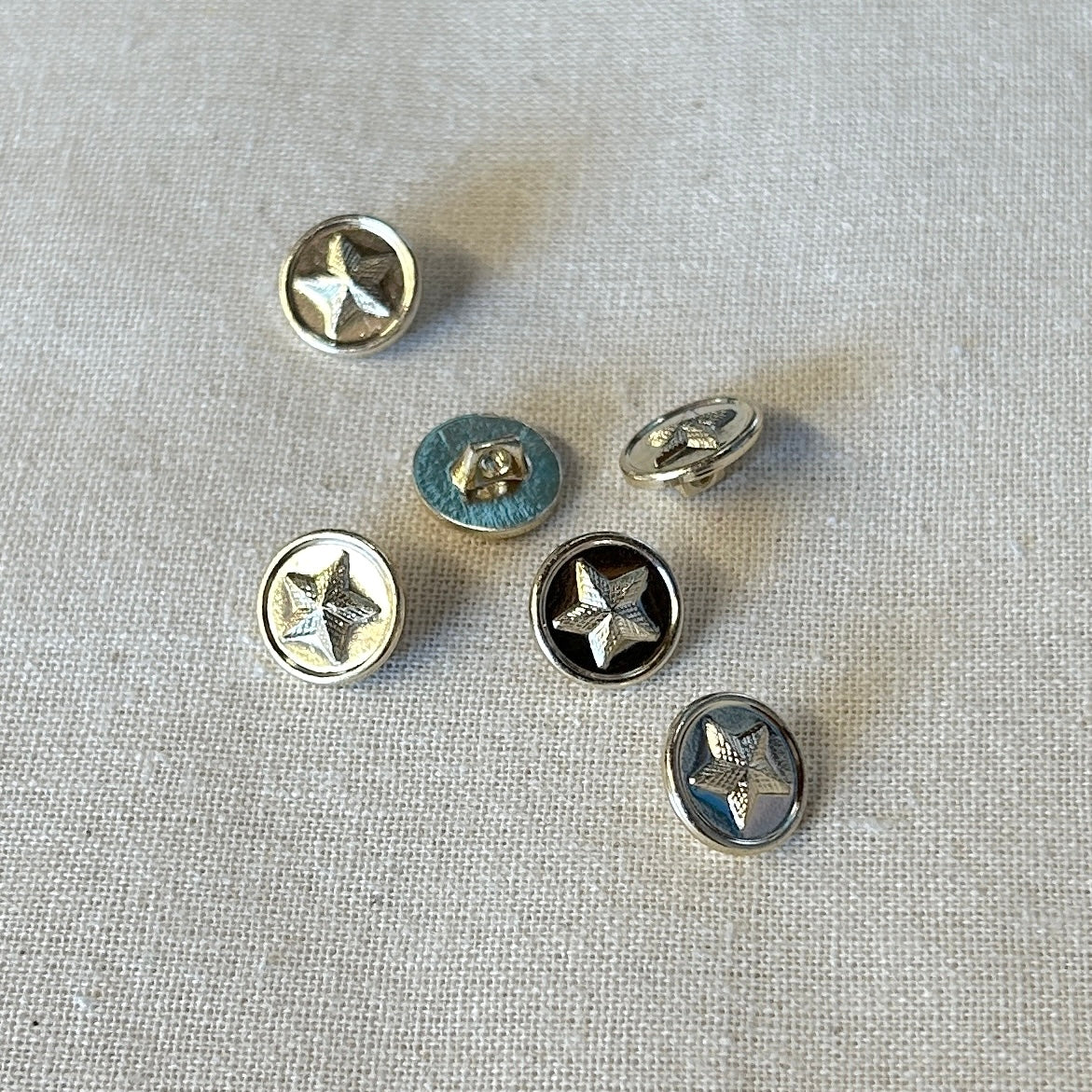 SULLIVANS Button Shanked Silver