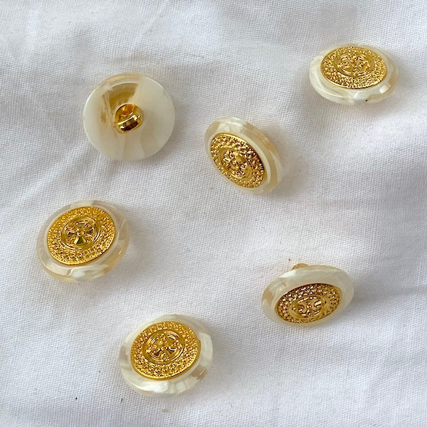 SULLIVANS Button Shanked Gold/White