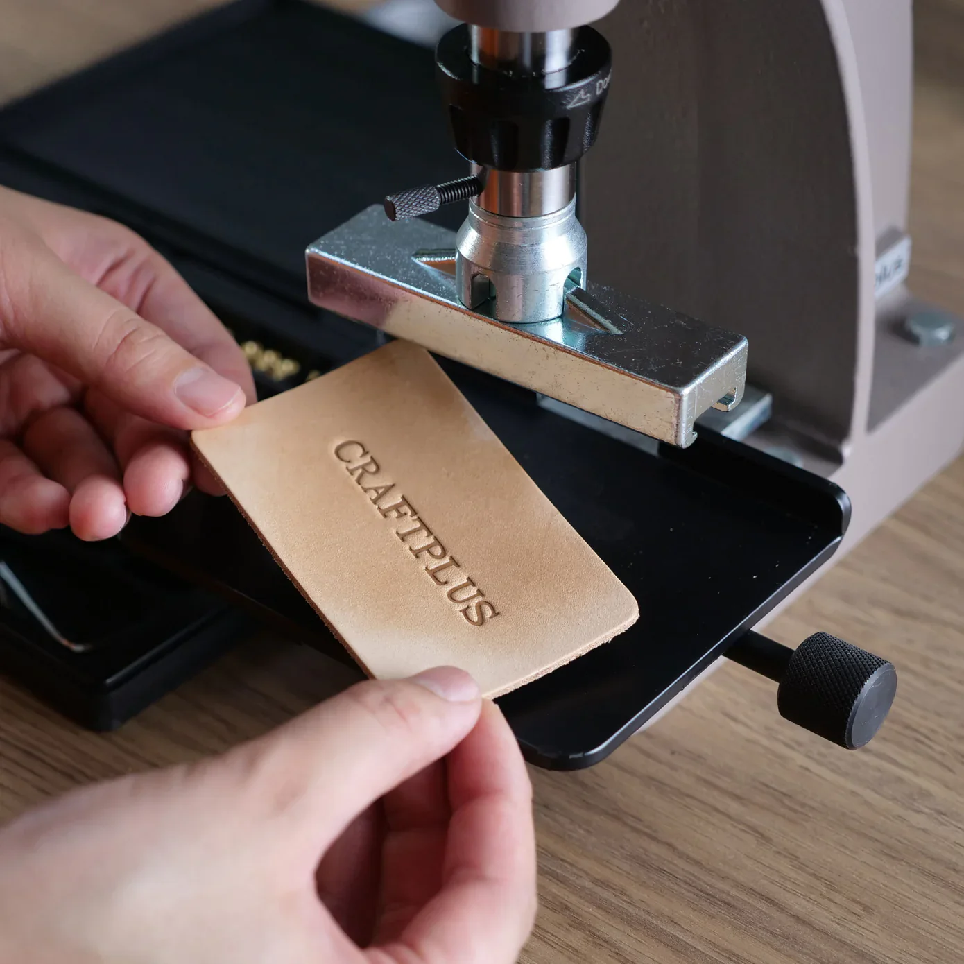 CRAFTPLUS Leather Hand Press - Image 7