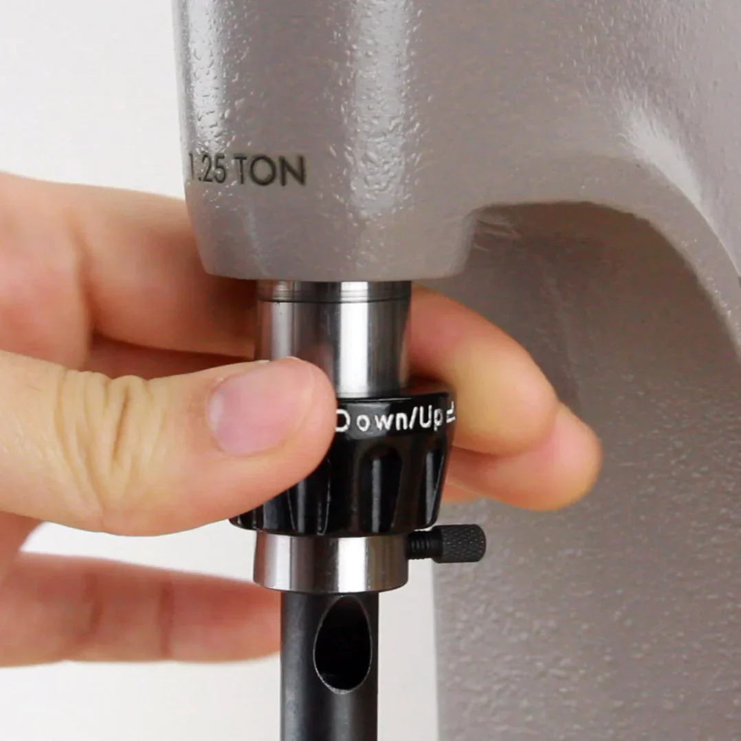 CRAFTPLUS Leather Hand Press - Image 8