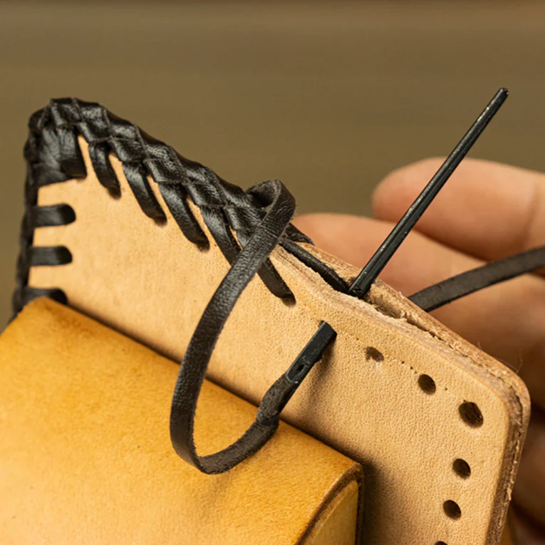 IVAN Hook-N-Eye Lacing Needles - Image 2