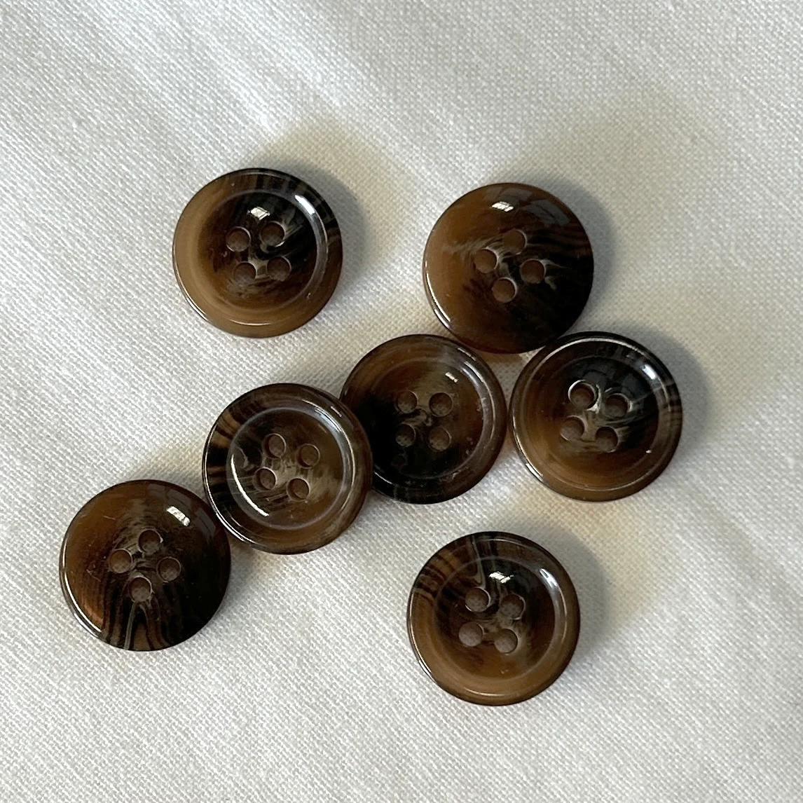 Button 4-Hole Brown
